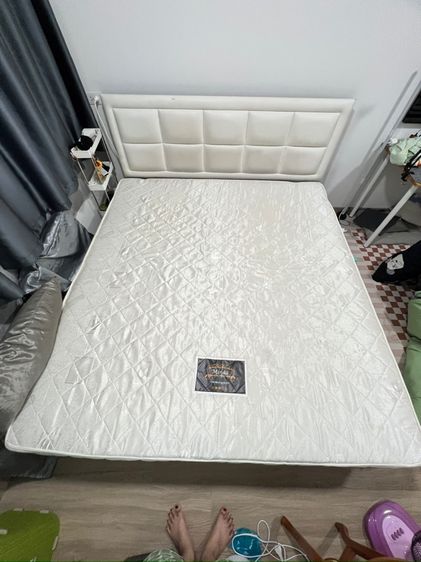 ที่นอนสปริง มียี่ห้อ 6 ฟุตหนา 8 นิ้ว