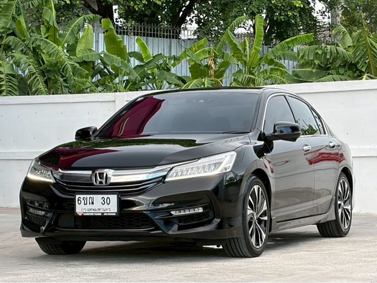 รถ Honda Accord 2.0 Hybrid Tech สี ดำ