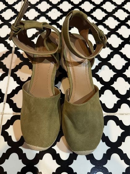 ส่งต่อ รองเท้า size 36 สูง 3.5“ 👠👠😊