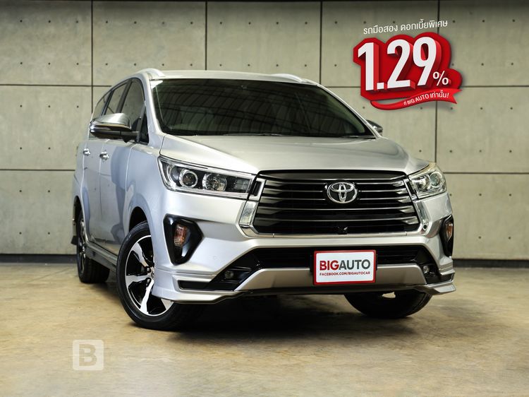 รถ Toyota Innova 2.8 Crysta Premium สี บรอนซ์เงิน