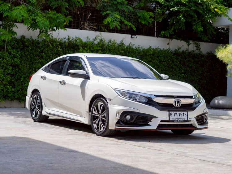 รถ Honda Civic 1.5 Turbo สี ขาว
