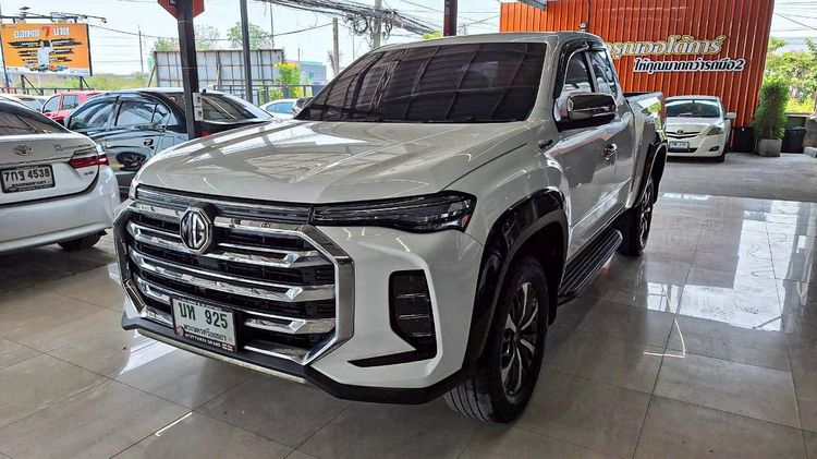 รถ MG Extender 2.0 Grand X สี ขาว
