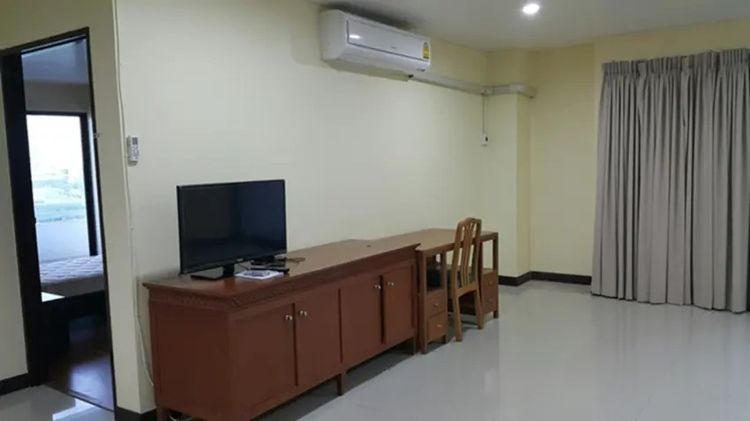ตกแต่งครบ ขาย คอนโดบางนา คอมเพล็กซ์ 3 ห้องนอน 3 ห้องน้ำ ขนาด 189.97 ตร.ม. ย่านบางนา รูปที่ 2