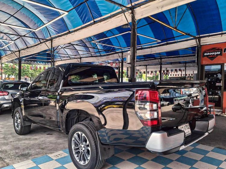 Mitsubishi Triton 2018 All New Mega Cab 2.4 GT Plus Pickup ดีเซล ไม่ติดแก๊ส เกียร์ธรรมดา ดำ รูปที่ 4