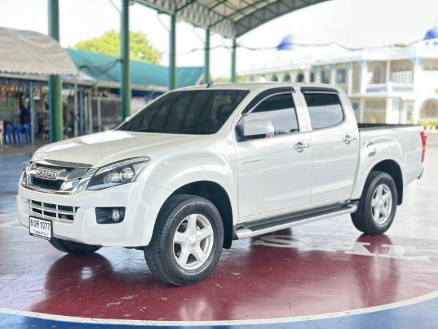 รถ Isuzu D-MAX 2.5 Hi-Lander Z สี ขาว
