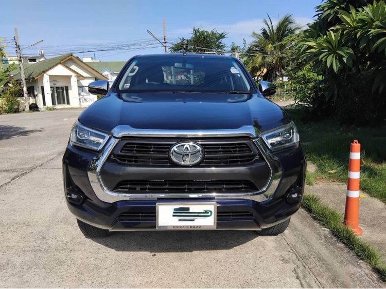 รถ Toyota Hilux Revo 2.4 E Prerunner สี ดำ