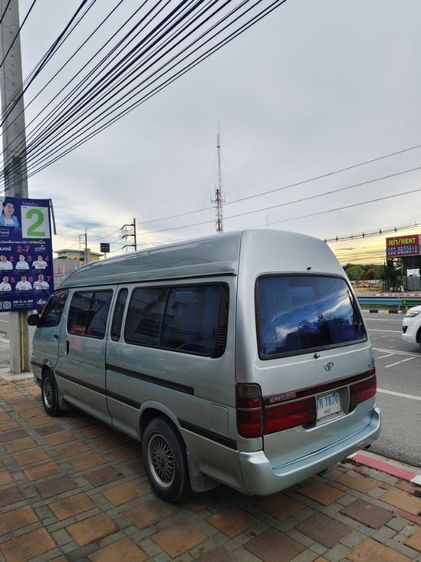 รถ Toyota Hiace 3.0 GL สี เขียว