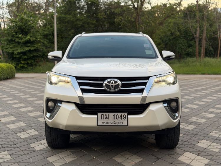 Toyota Fortuner 2016 2.4 V Utility-car ดีเซล ไม่ติดแก๊ส เกียร์อัตโนมัติ ขาว รูปที่ 2