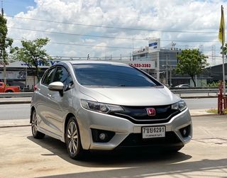 HONDA JAZZ 1.5(SV) ปี 2015 'AT วิ่งแปดหมื่นโลแท้ๆ สภาพใหม่ราคาถูก