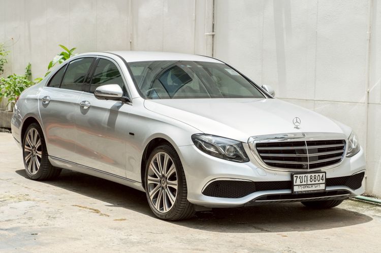 รถ Mercedes-Benz E-Class E300 สี บรอนซ์เงิน