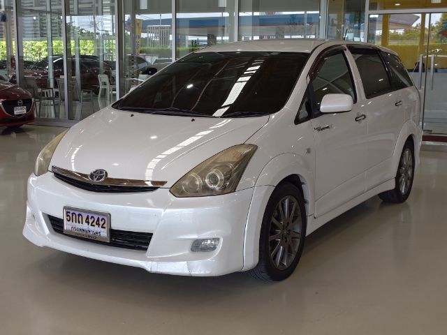 รถ Toyota Wish 2.0 Q สี ขาว