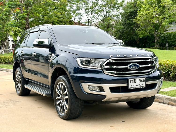 รถ Ford Everest 2.0 Titanium Plus สี น้ำเงิน