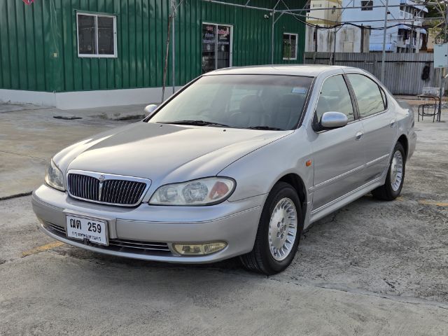 รถ Nissan Cefiro 2.0 Executive สี บรอนซ์เงิน