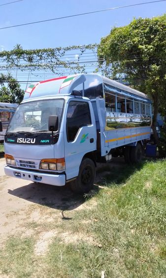 ขายรถโดยสาร6ล้อisuzu nkr110แรงม้า รถห้างแท้ออกจากศูนย์อีซูซุ เกียร์สั้น ยกหัวได้ เครื่องเยี่ยม แชสซีสวยๆเอกสารครบพร้อมโอนทั่วไทย
