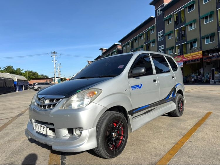 รถ Toyota Avanza 1.5 E สี เทา