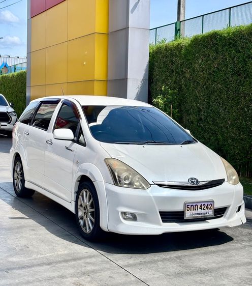 รถ Toyota Wish 2.0 Q Sport Touring II สี ขาว