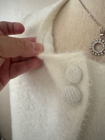 Brush Mohair Sweater in Total White One Size with frontal pockets รูปที่ 5