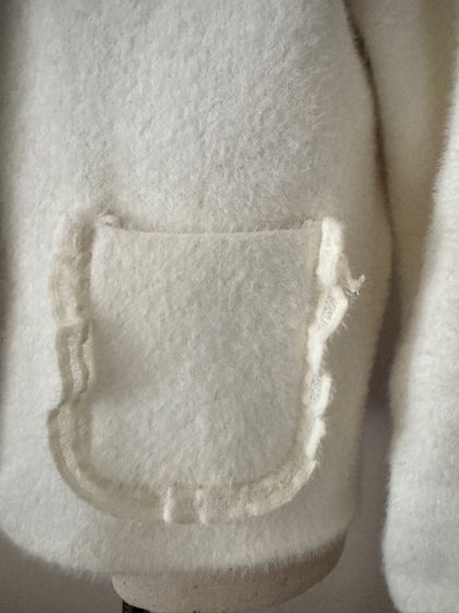 Brush Mohair Sweater in Total White One Size with frontal pockets รูปที่ 8