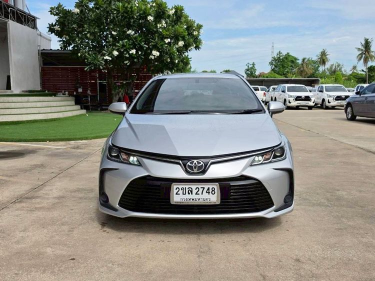 รถ Toyota Corolla 1.6 GLi สี เงิน
