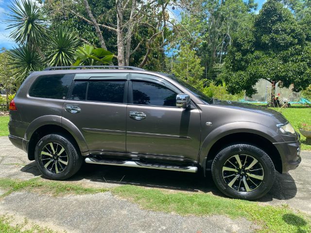 Mitsubishi Pajero 2012 2.5 VG Turbo Utility-car ดีเซล เกียร์อัตโนมัติ น้ำตาล รูปที่ 3
