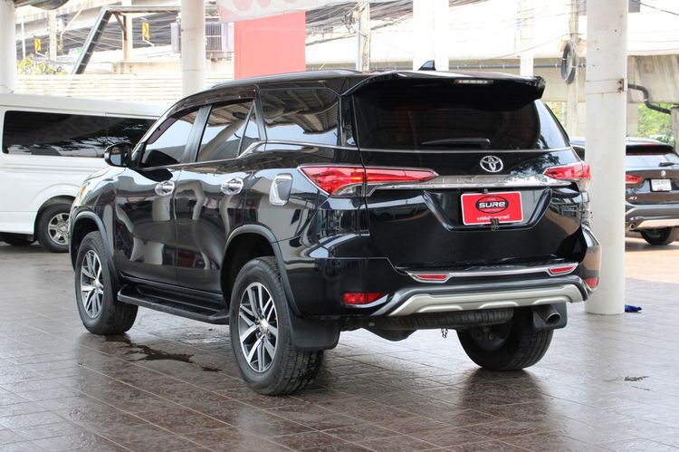 Toyota Fortuner 2016 2.4 V Utility-car ดีเซล ไม่ติดแก๊ส เกียร์อัตโนมัติ ดำ รูปที่ 4