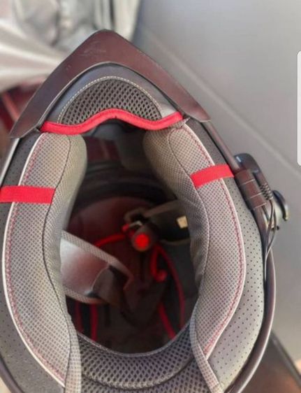 หมวกกันน็อคเต็มใบสภาพใหม่มากใส่ครั้งเดียวsize L มี bluetooth สำหรับโทรศัพท์ได้ เจ้าของใส่ครั้งเดียวแล้วต้องขายรถเนื่องจากต้องเดินทางไปอยู่ต่างประเทศ รูปที่ 5