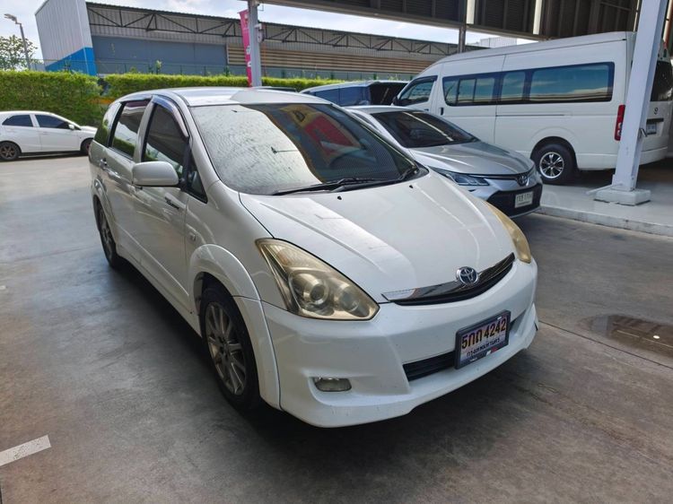 รถ Toyota Wish 2.0 Q สี ขาว