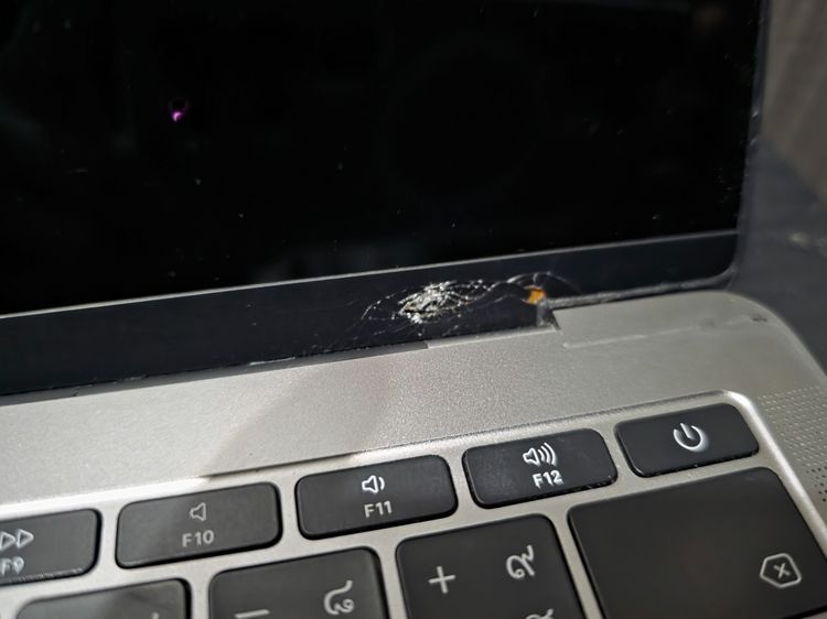 MacBook Pro 13" แม็คบุ๊คโปร 13 นิ้ว ปี 2017  RAM 8 Strorage 128 GB  รูปที่ 3