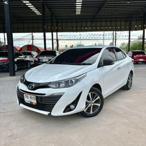 รถ Toyota Yaris 1.2 High สี ขาว