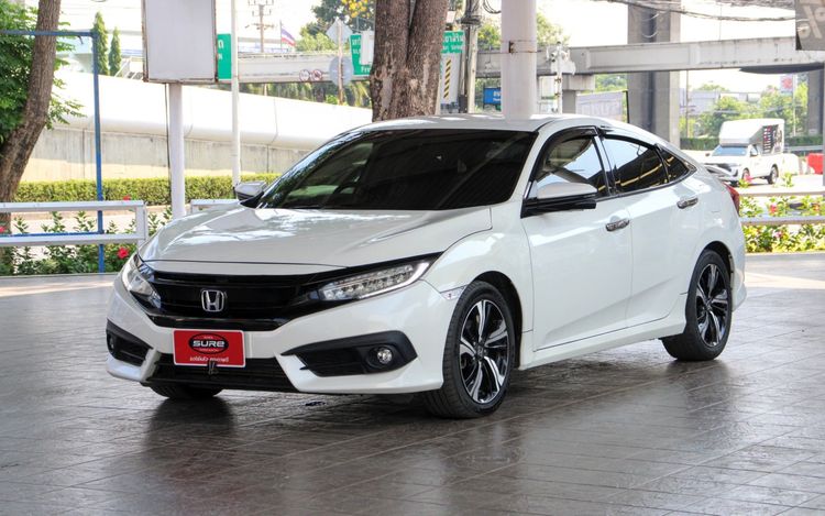 รถ Honda Civic 1.5 RS สี ขาว