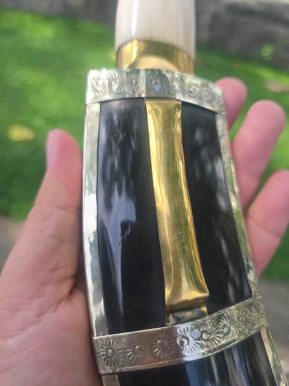 Gurkha Kukri มีดกูรข่า ด้ามหายาก จากเนปาลแท้ ด้ามฝักเขาสัตว์ ขนาดปลายฝักถึงด้ามจับ 37.5Cm. ใบมีด22Cm. ใบมีดหนาคม มีน้ำหนัก  รูปที่ 16
