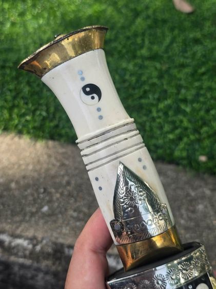 Gurkha Kukri มีดกูรข่า ด้ามหายาก จากเนปาลแท้ ด้ามฝักเขาสัตว์ ขนาดปลายฝักถึงด้ามจับ 37.5Cm. ใบมีด22Cm. ใบมีดหนาคม มีน้ำหนัก  รูปที่ 12