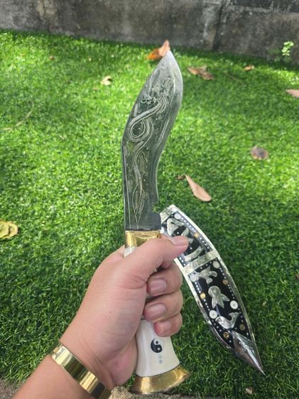 Gurkha Kukri มีดกูรข่า ด้ามหายาก จากเนปาลแท้ ด้ามฝักเขาสัตว์ ขนาดปลายฝักถึงด้ามจับ 37.5Cm. ใบมีด22Cm. ใบมีดหนาคม มีน้ำหนัก  รูปที่ 5