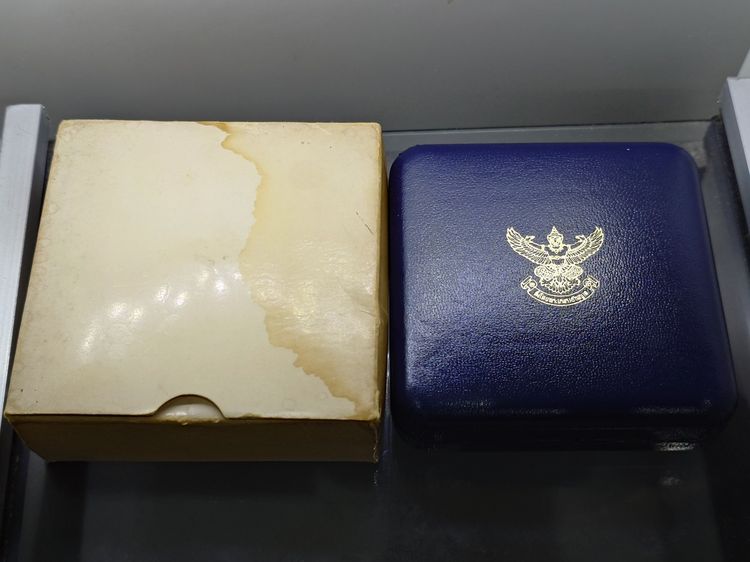 เหรียญเงิน ร5 ที่ระลึกครบ 90 ปี ธนาคารไทยพาณิชย์ พ.ศ.2540 พร้อมกล่องเดิม สภาพสวย น่าสะสม รูปที่ 9