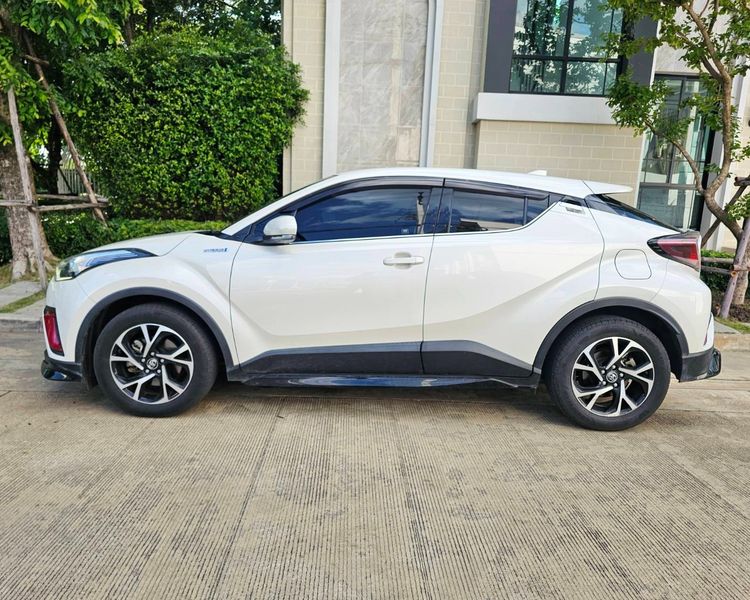 Toyota C-HR 2019 1.8 HV Hi ไฮบริด เกียร์อัตโนมัติ ขาว รูปที่ 2