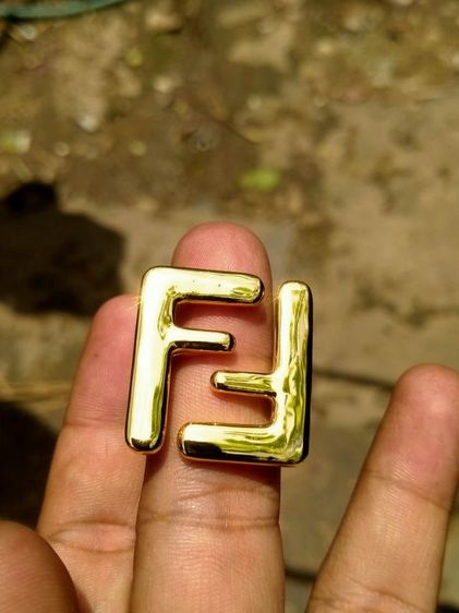 ทอง แหวน Fendi