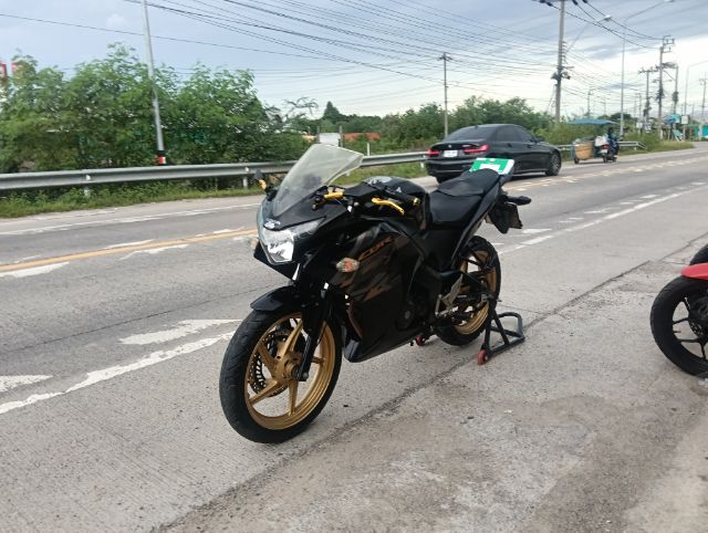 CBR150R หัวฉีด ไมล์หมื่นกว่าโล เครื่องดี สีสวย เอกสารครบ