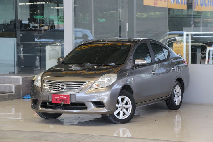 รถ Nissan Almera 1.2 V สี น้ำตาล