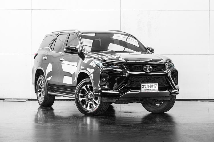 Toyota Fortuner 2022 2.4 Leader V 4WD Utility-car ดีเซล ไม่ติดแก๊ส เกียร์อัตโนมัติ ดำ รูปที่ 2