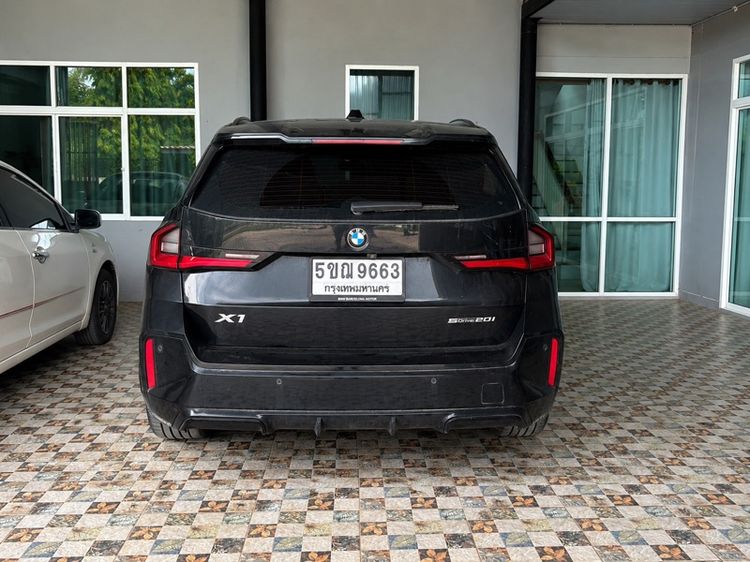 BMW X1 2023 2.0 sDrive20i M Sport Utility-car เบนซิน เกียร์อัตโนมัติ ดำ รูปที่ 4