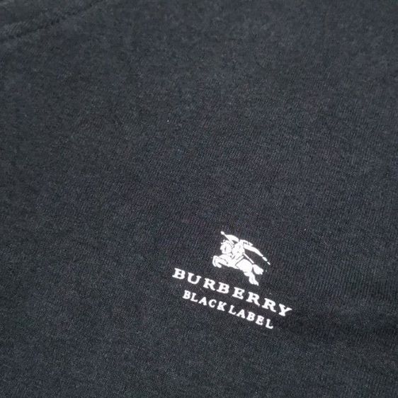 เสื้อยืดคอวี​ BURBERRY​ รูปที่ 4