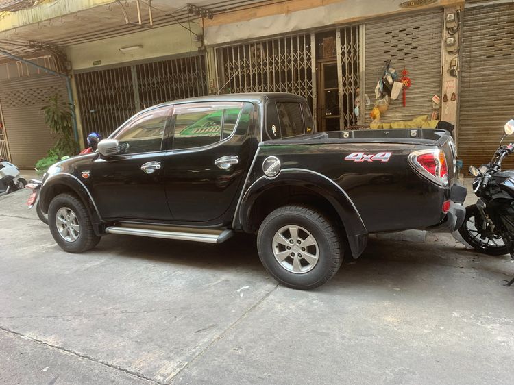 รถ Mitsubishi Triton 2.5 GLX 4WD สี ดำ