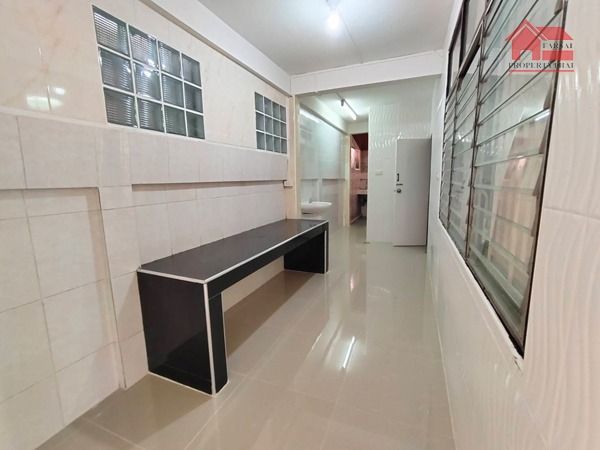 ไม่มี ให้เช่าบ้านเดี่ยว 2ชั้น เนื้อที่ 60วาพื้นที่ใช้สอย 220 ตร.ม 6ห้องนอน 3ห้องน้ำ แอร์ ถนน ลาดพร้าว เขตบางกะปิ  รูปที่ 3