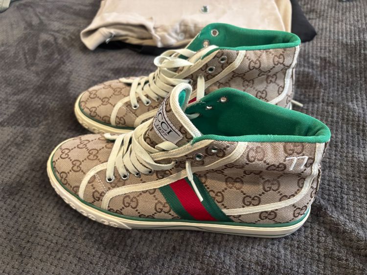 รองเท้า Gucci