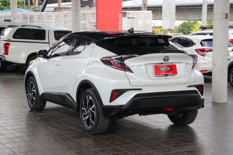Toyota C-HR 2018 1.8 Hybrid Hi Sedan ไฮบริด ไม่ติดแก๊ส เกียร์อัตโนมัติ ขาว รูปที่ 4