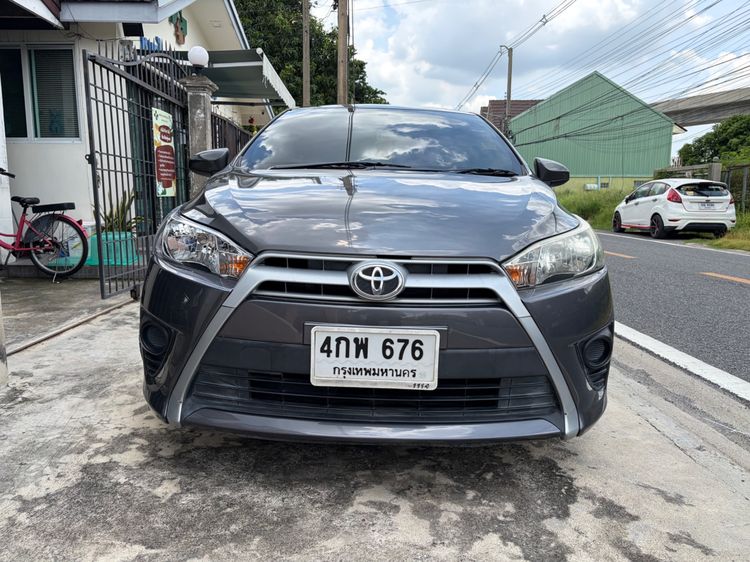 รถ Toyota Yaris 1.2 E สี เทา