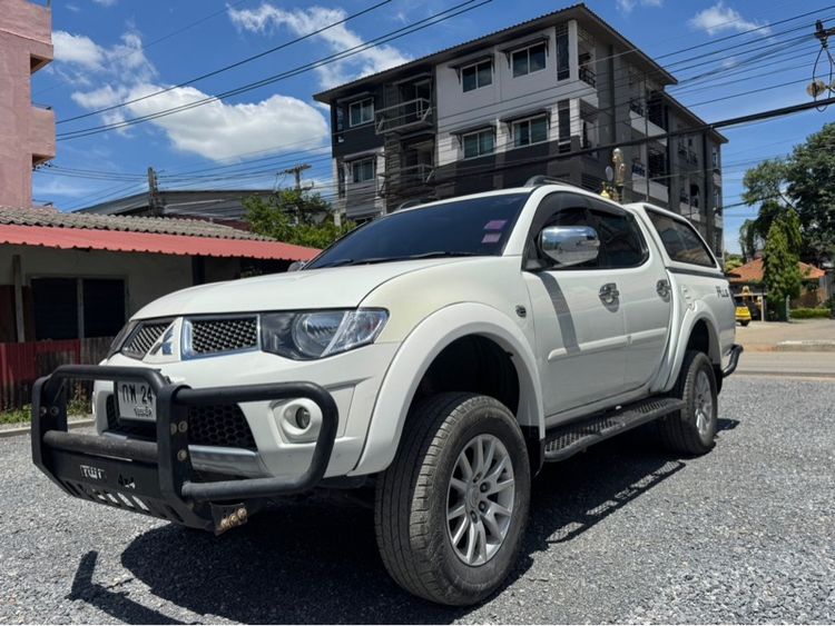 Mitsubishi Triton 2013 2.4 CNG Pickup เบนซิน NGV เกียร์ธรรมดา ขาว รูปที่ 2