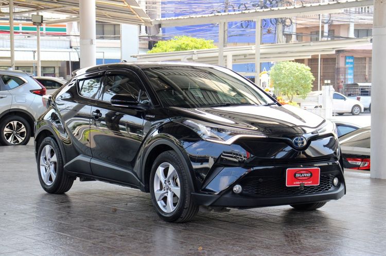 Toyota C-HR 2018 1.8 Hybrid Hi Sedan ไฮบริด ไม่ติดแก๊ส เกียร์อัตโนมัติ ดำ รูปที่ 3