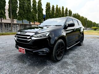 sถครอบครัว 7 ที่นั่ง ISUZU MU-X 3.0 Ultimate เกียร์ออโต้ ปี 2021 SUV ตัวท็อป อีซูซุมิวเอ็กซ์มือสองไมล์น้อย