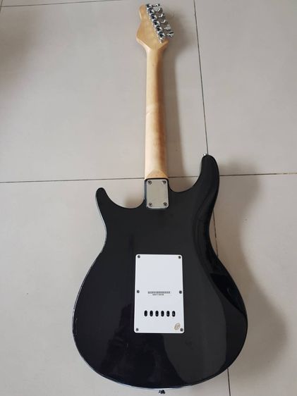 ขายกีต้าร์ไฟฟ้า มือสอง Electric Guitar BEHRINGER สีดำ สภาพสวย สนใจคุยได้ครับ นัดดู-รับของได้ที่ พัทยากลาง หรือ พัทยาจัดส่งฟรี ขอรูปเพิ่มเติม รูปที่ 4